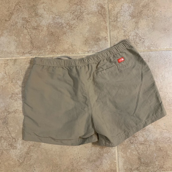 Womens The North Face hiking Shorts SZ large - Picture 4 of 4